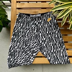 Nike Print Workout Leggings with ‘Just Do It’ Waistband